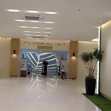 One Uptown Opposite Of Grandhyatt Hotel Manila Taguig City Exterior photo