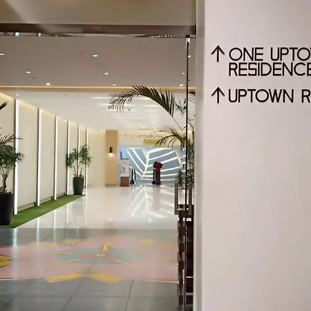 One Uptown Opposite Of Grandhyatt Hotel Manila Taguig City Exterior photo